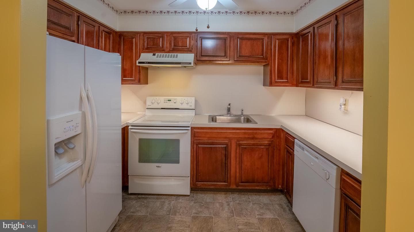 700 Farmington Avenue #54 photo 2