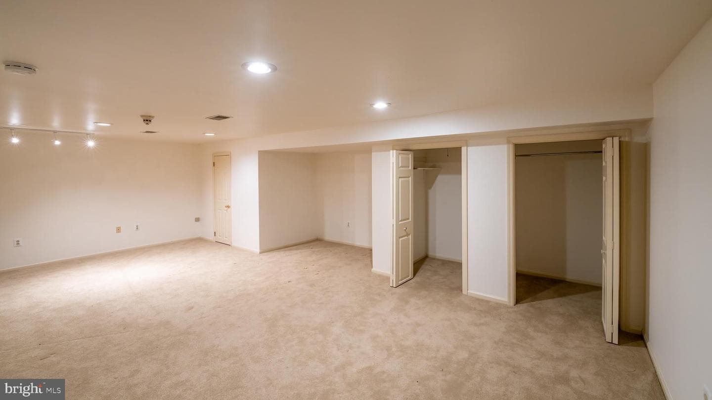 700 Farmington Avenue #54 photo 23