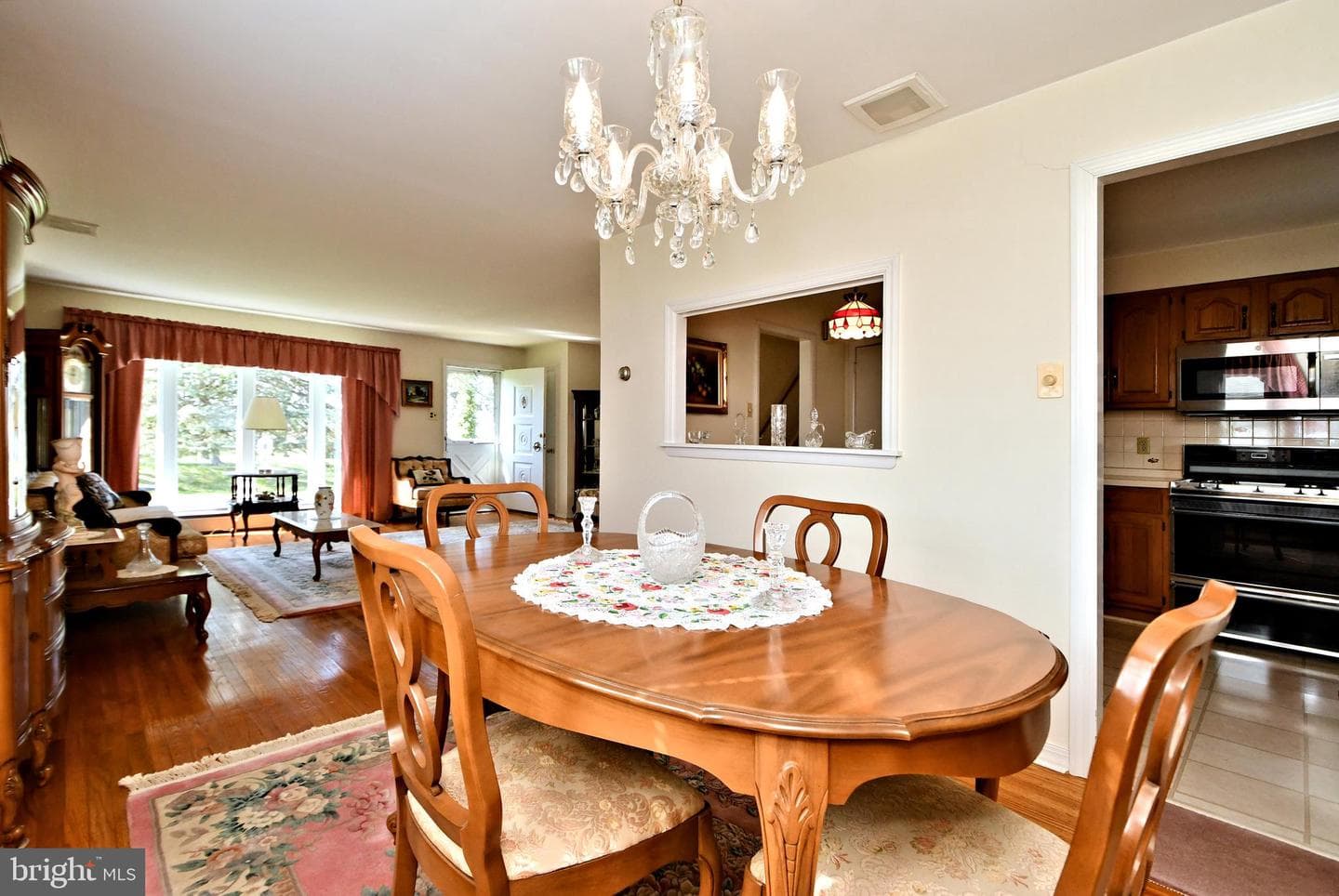 1394 Pine Street photo 6