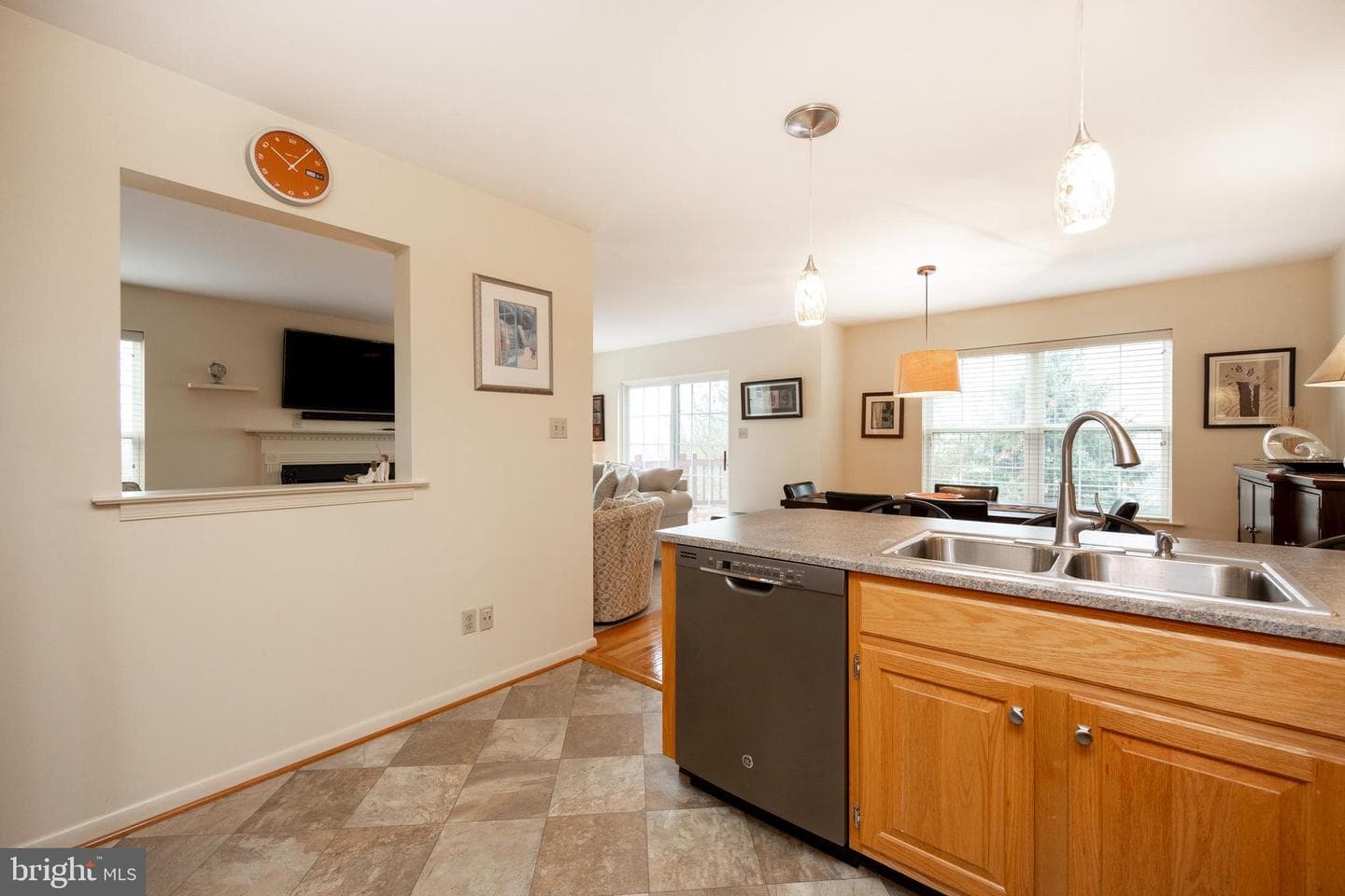 323 Hamilton Drive photo 10