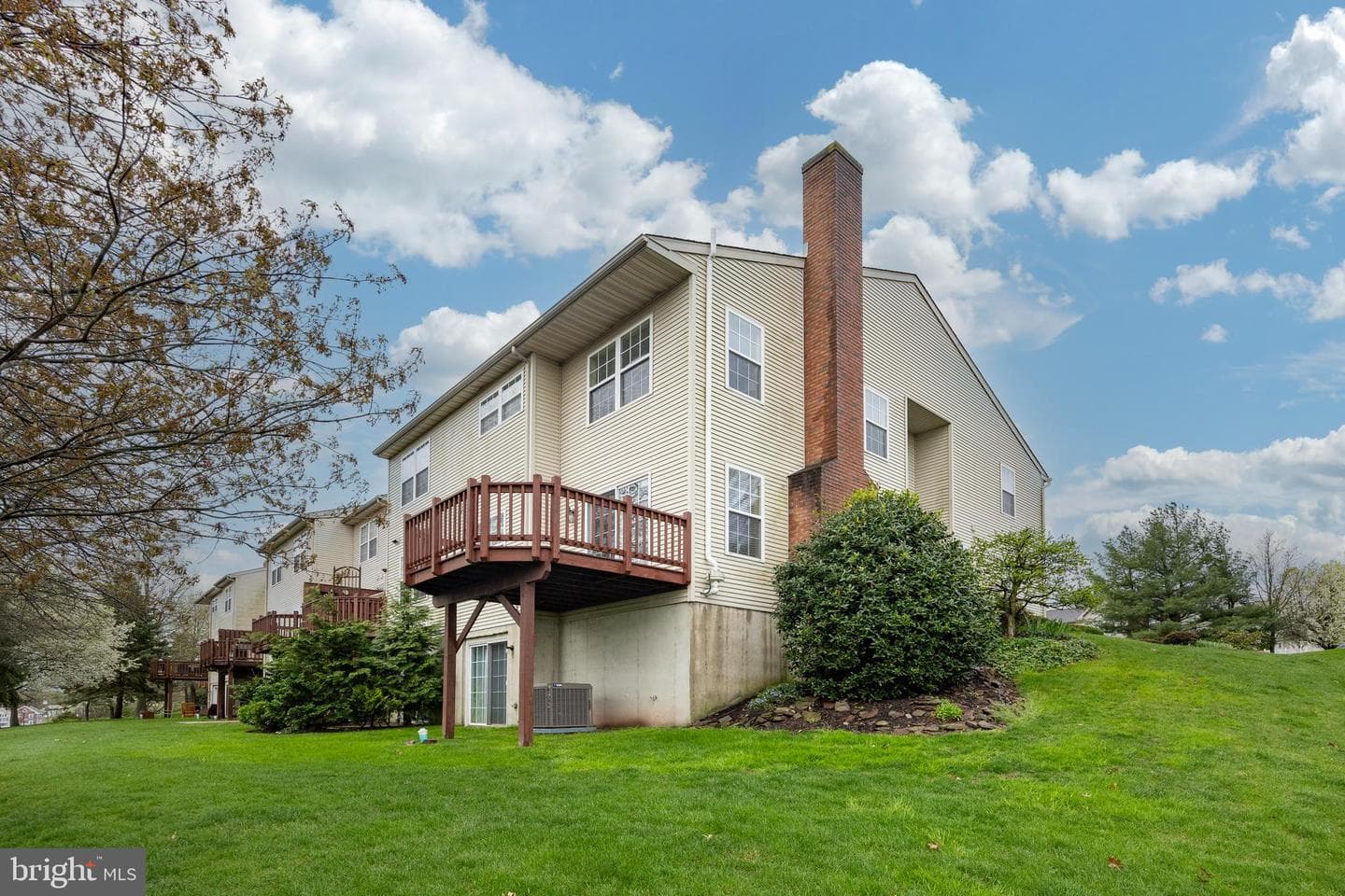 323 Hamilton Drive photo 36