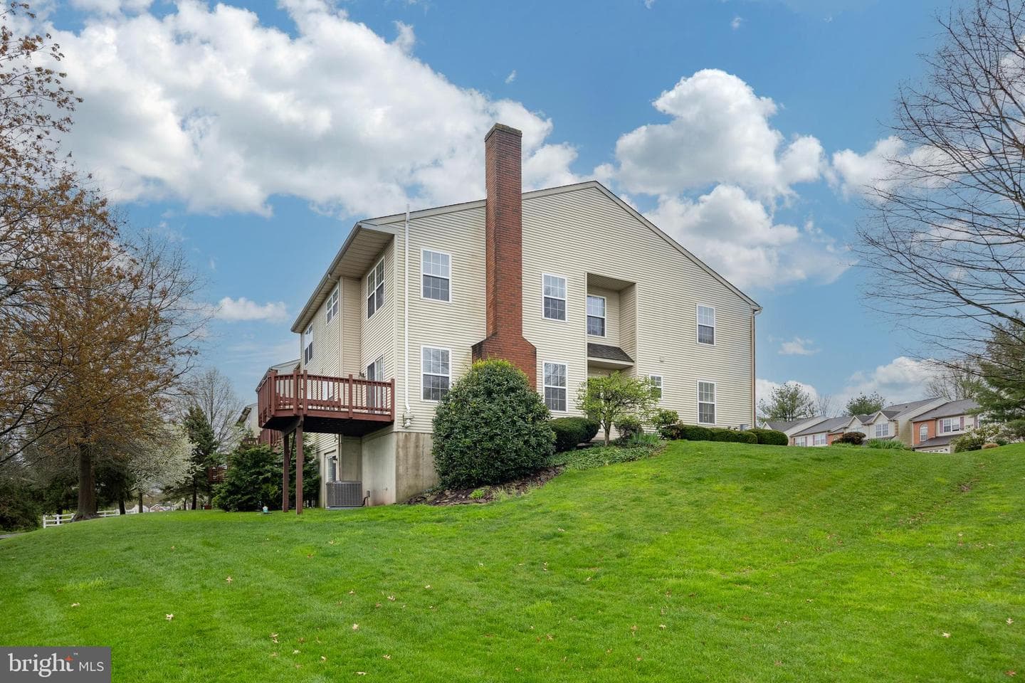 323 Hamilton Drive photo 39