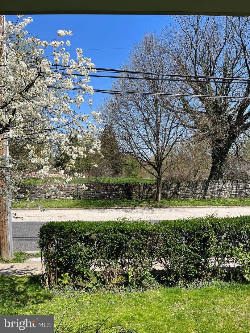 1700 Beech Avenue photo 4