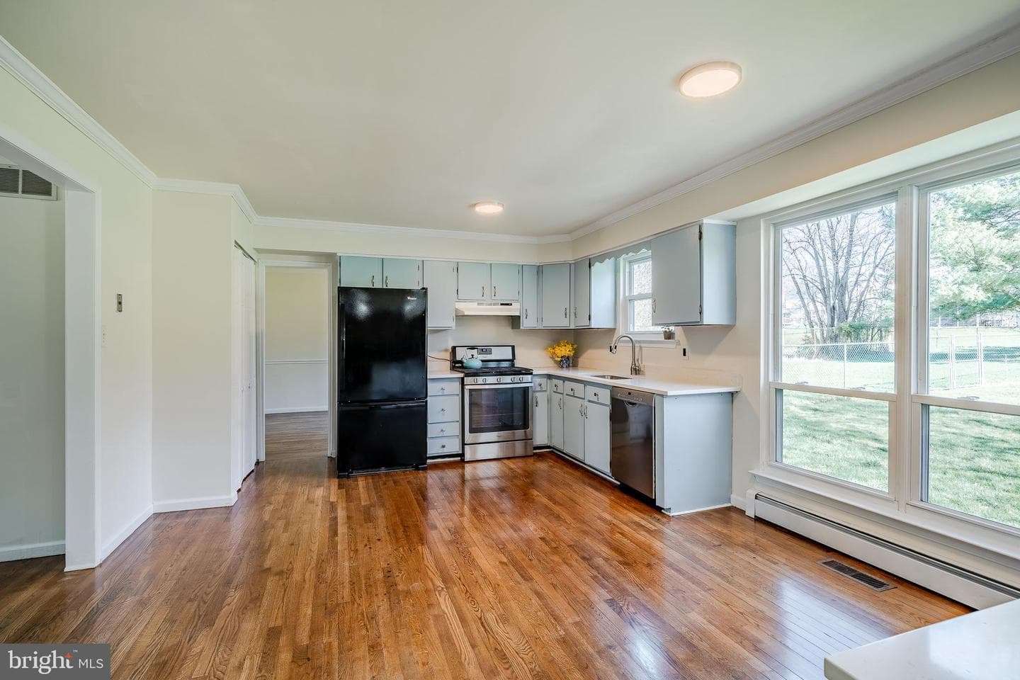 128 E Mount Kirk Avenue photo 16
