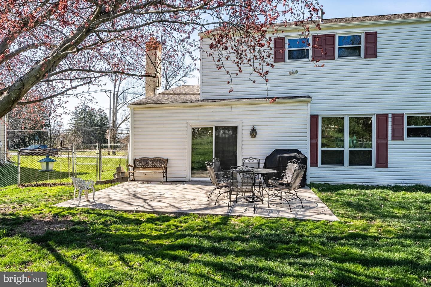 128 E Mount Kirk Avenue photo 3