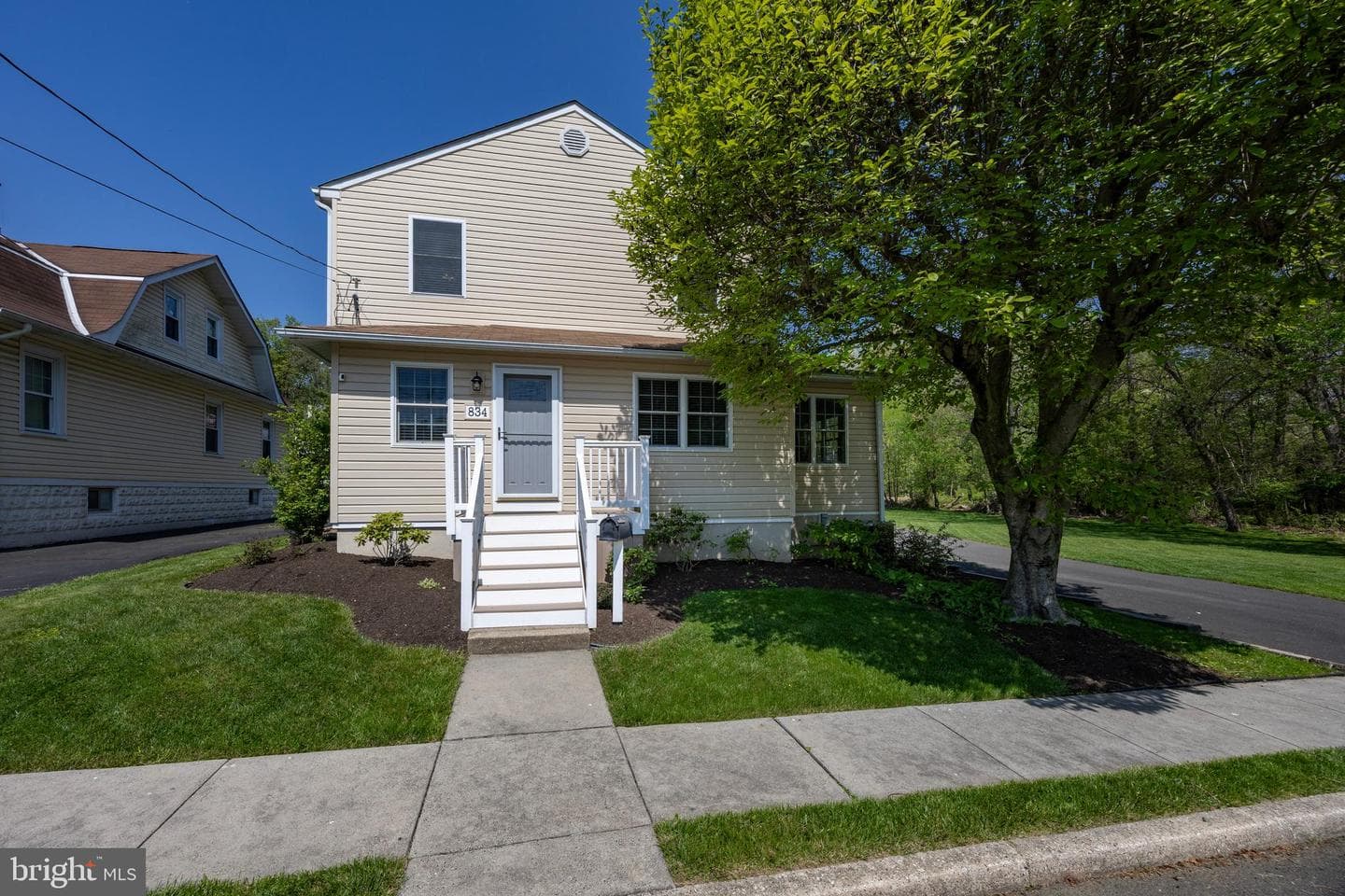 834 Monroe Avenue photo 2