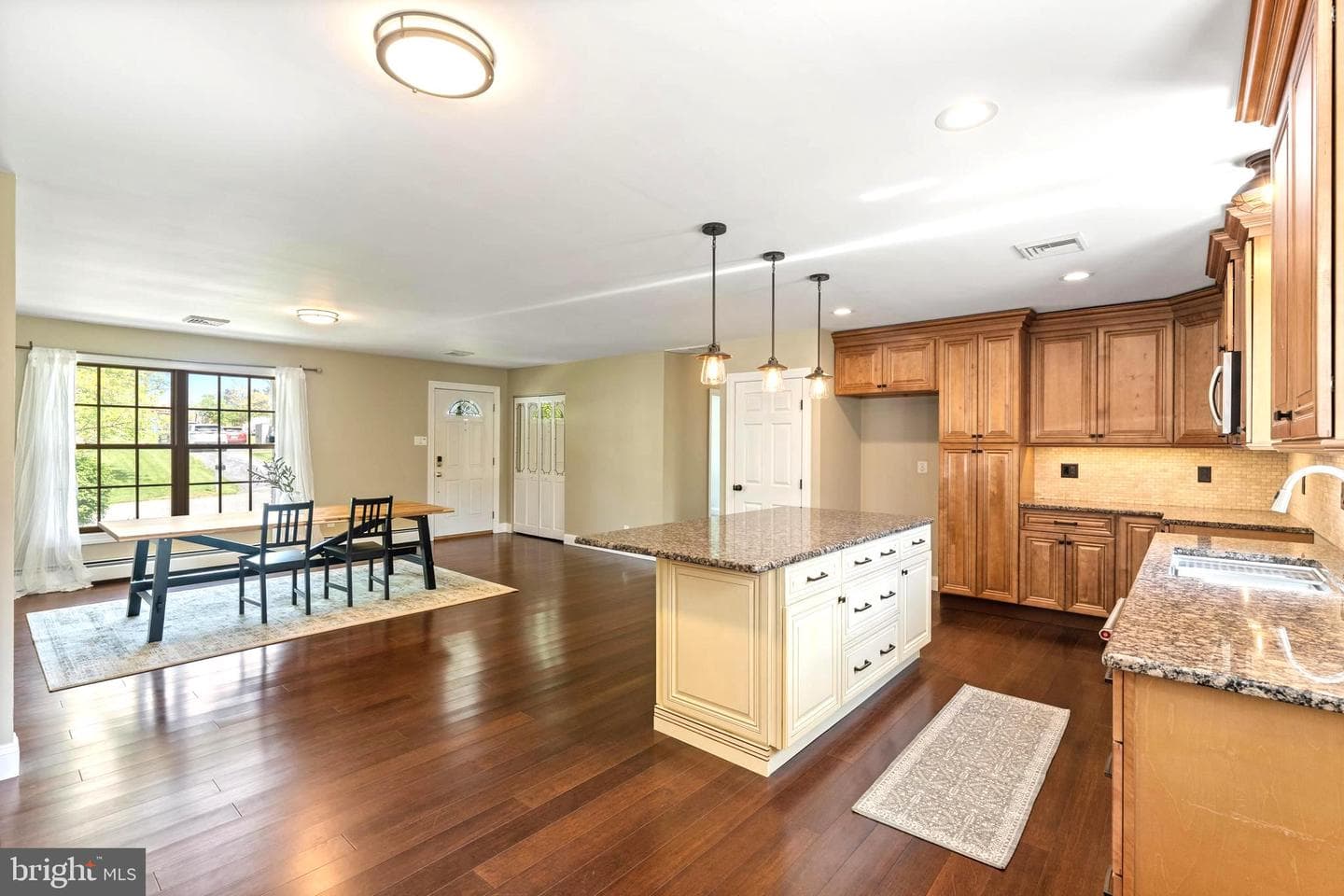 380 Thrush Drive photo 17