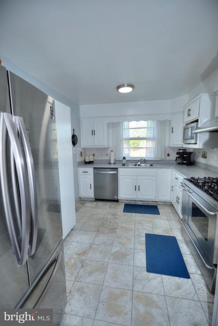 517 Barbara Drive photo 11