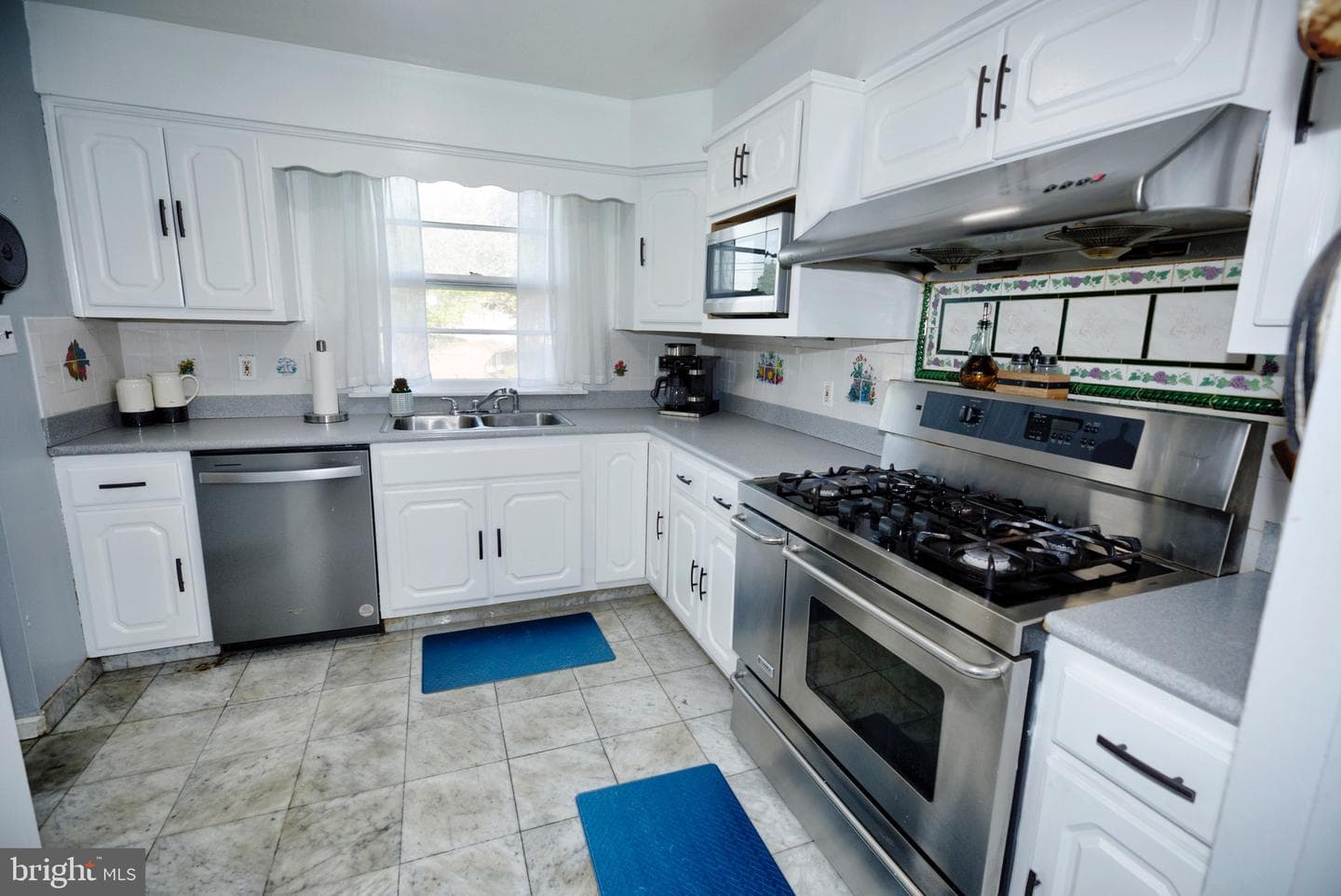 517 Barbara Drive photo 12