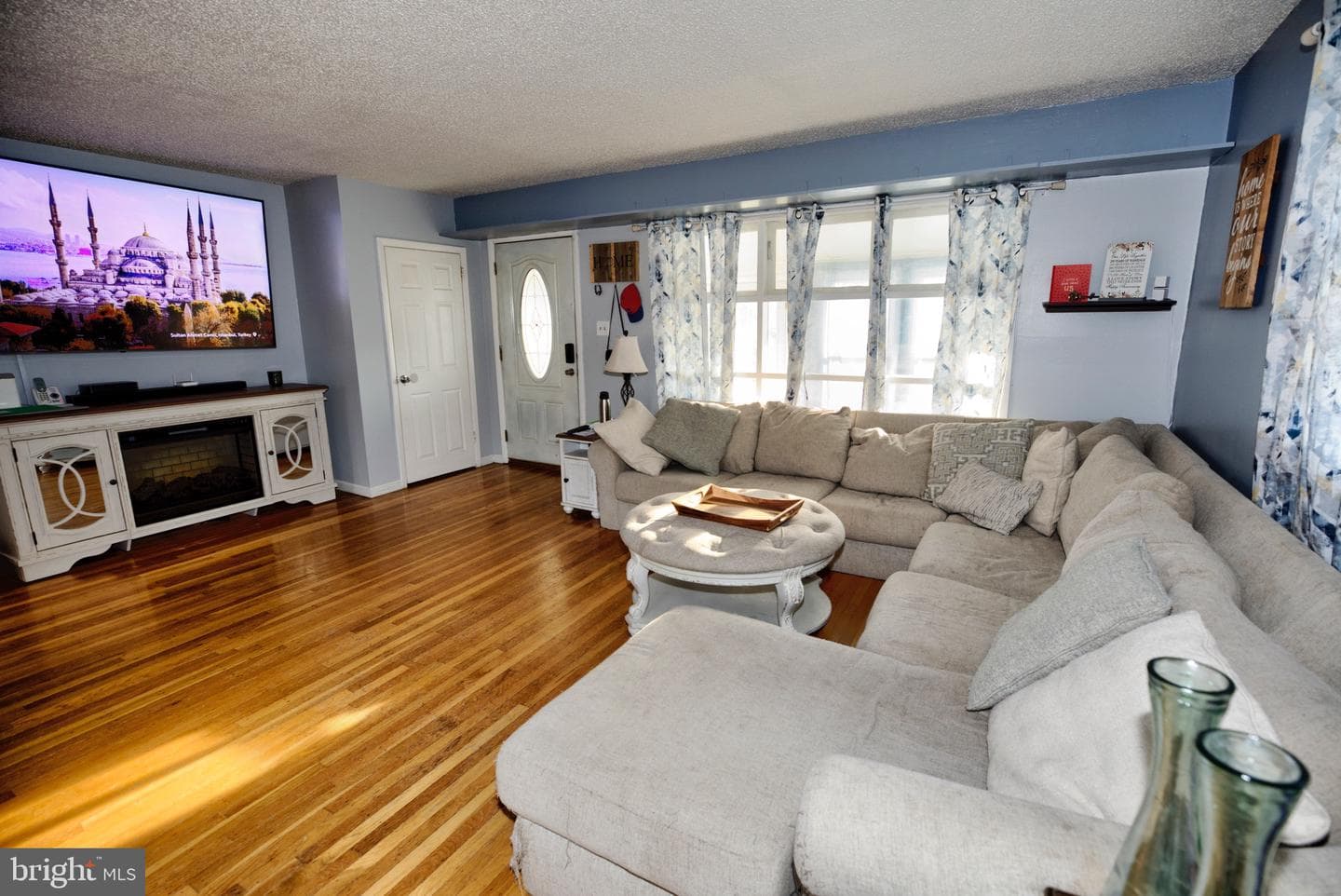 517 Barbara Drive photo 5