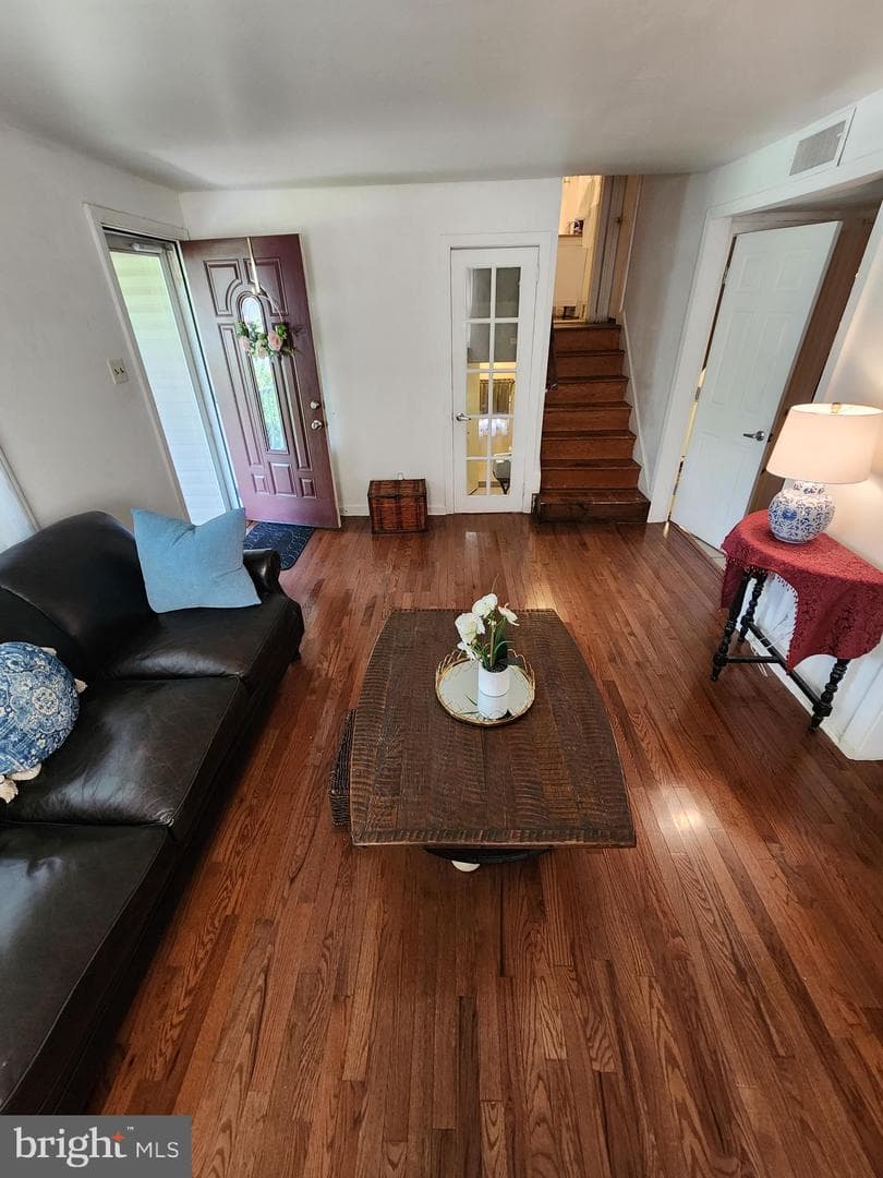2536 Rosewood Avenue photo 4