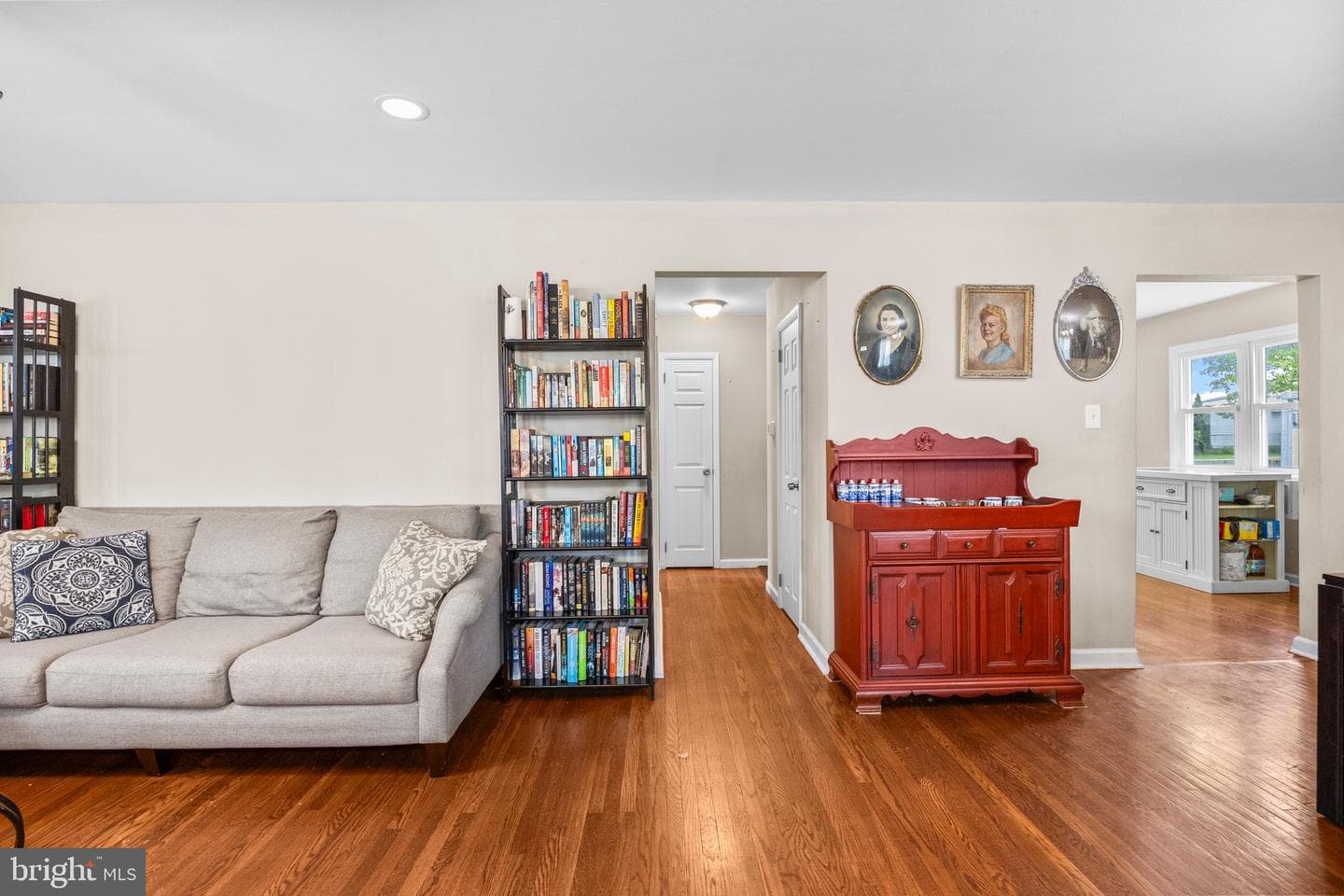 1582 Osbourne Avenue photo 11