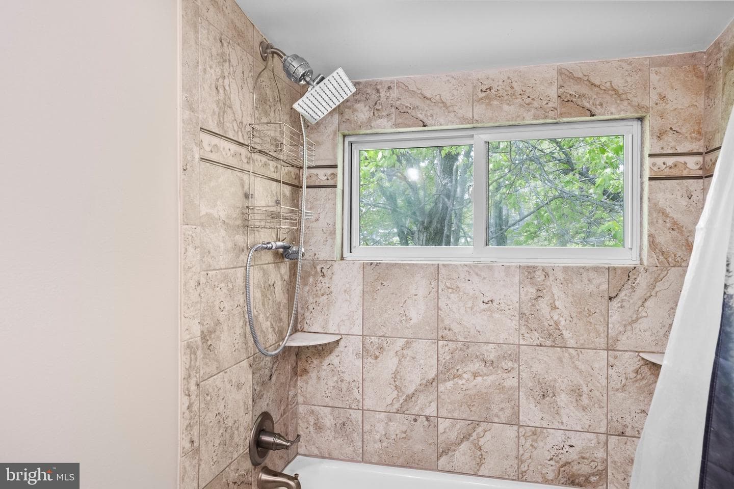 1582 Osbourne Avenue photo 18