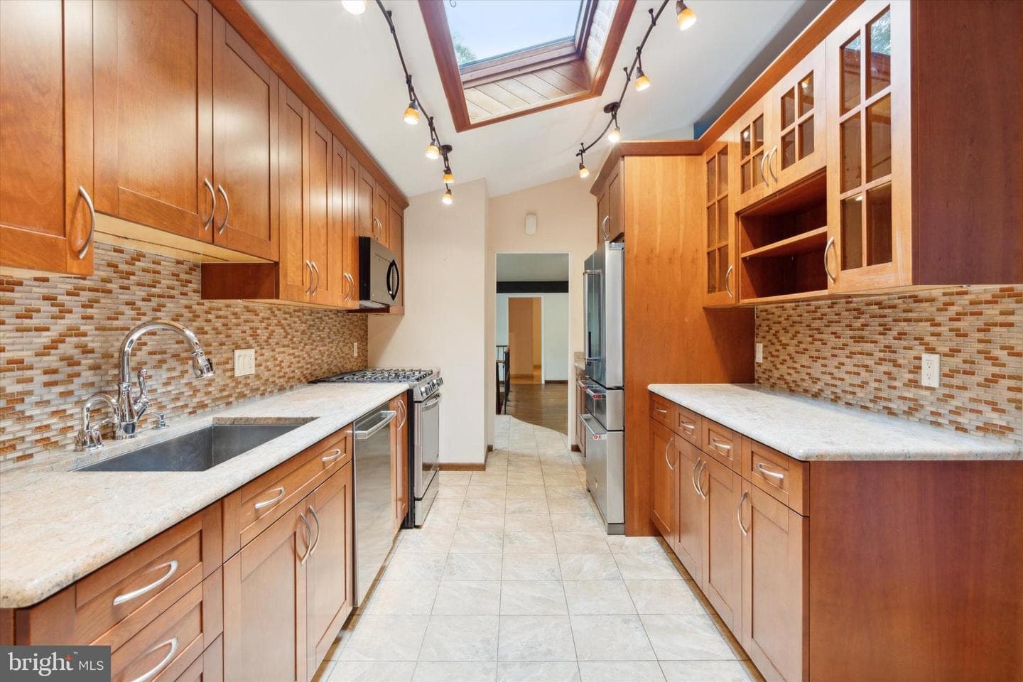 2250 Country Club Drive photo 5