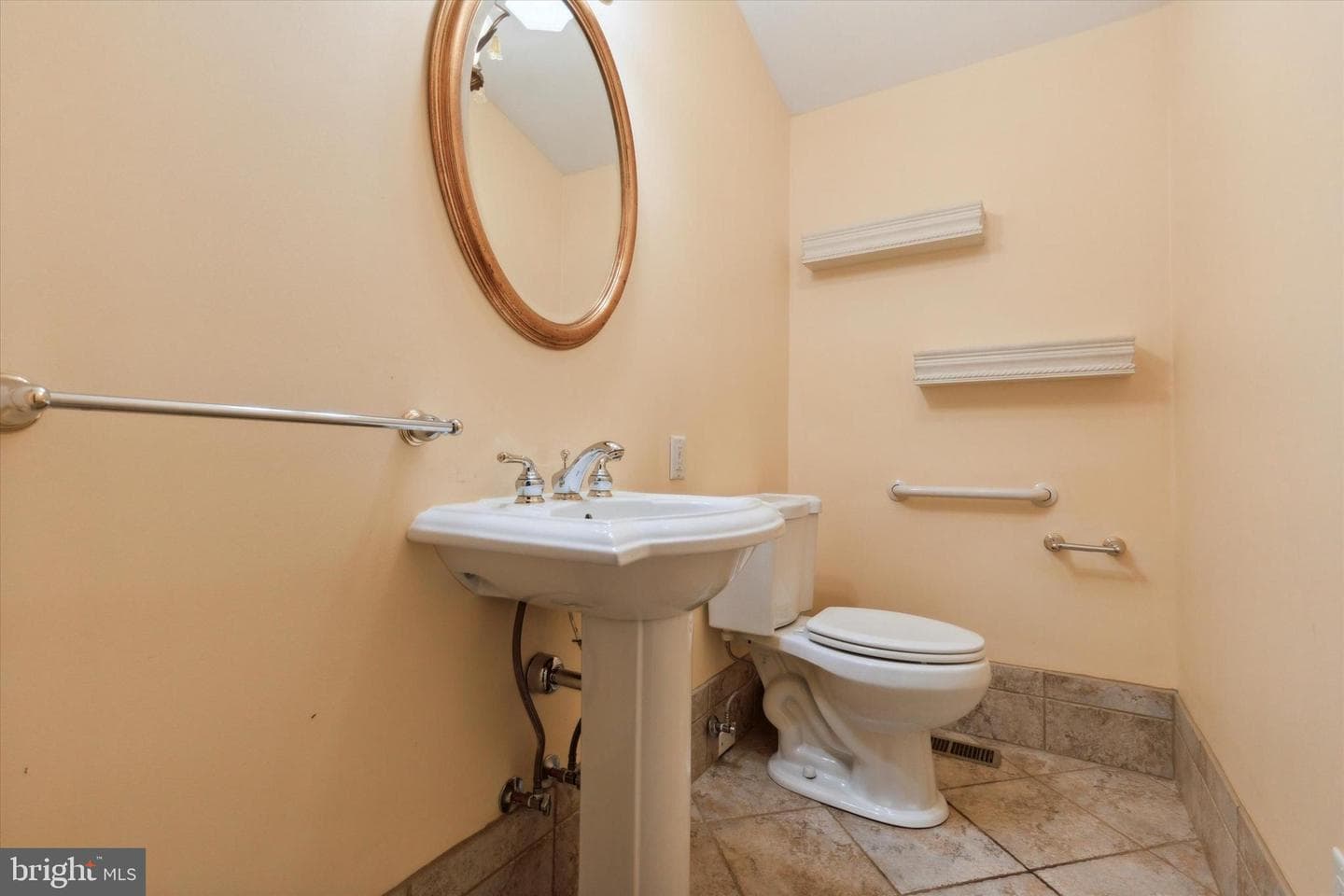 2250 Country Club Drive photo 9