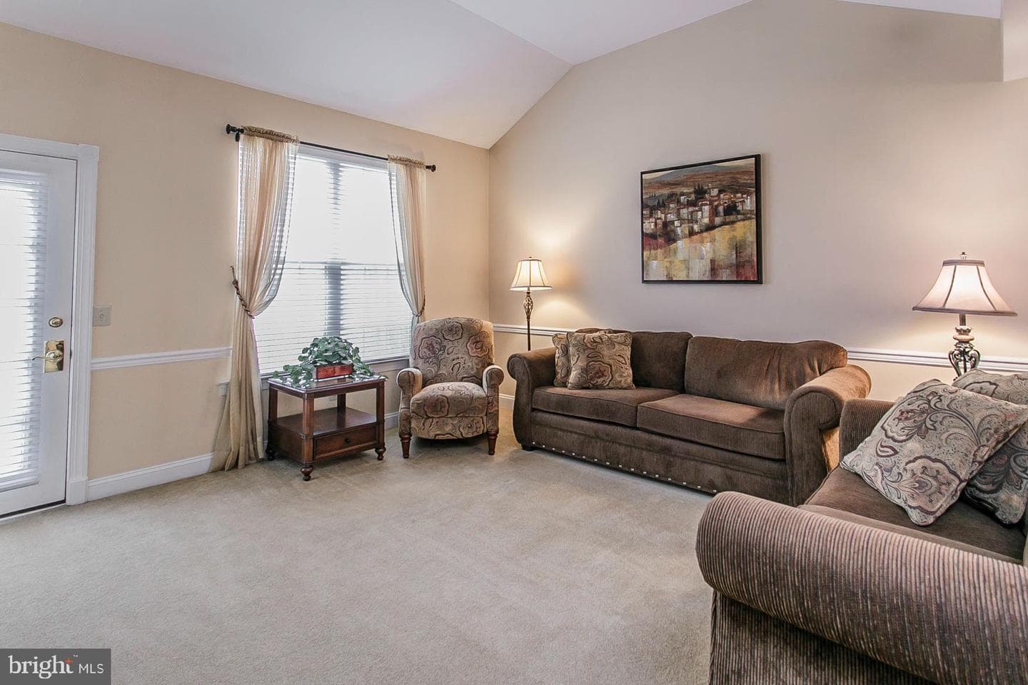 8 Newbury Way photo 19