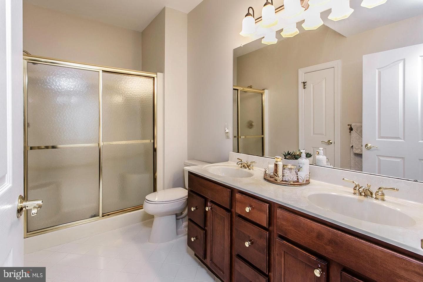 8 Newbury Way photo 24