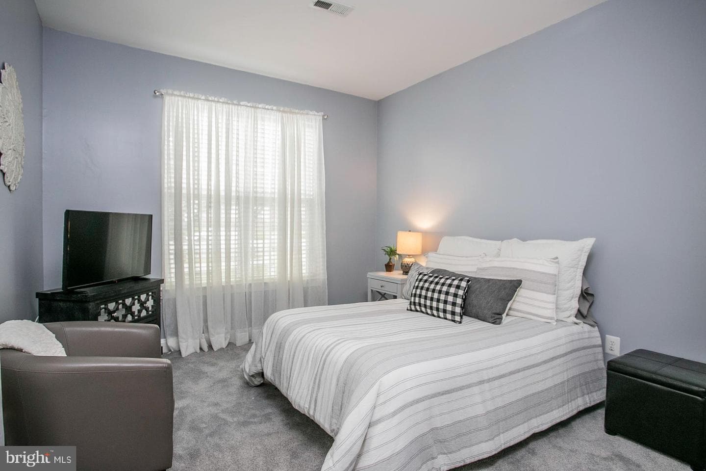 8 Newbury Way photo 26