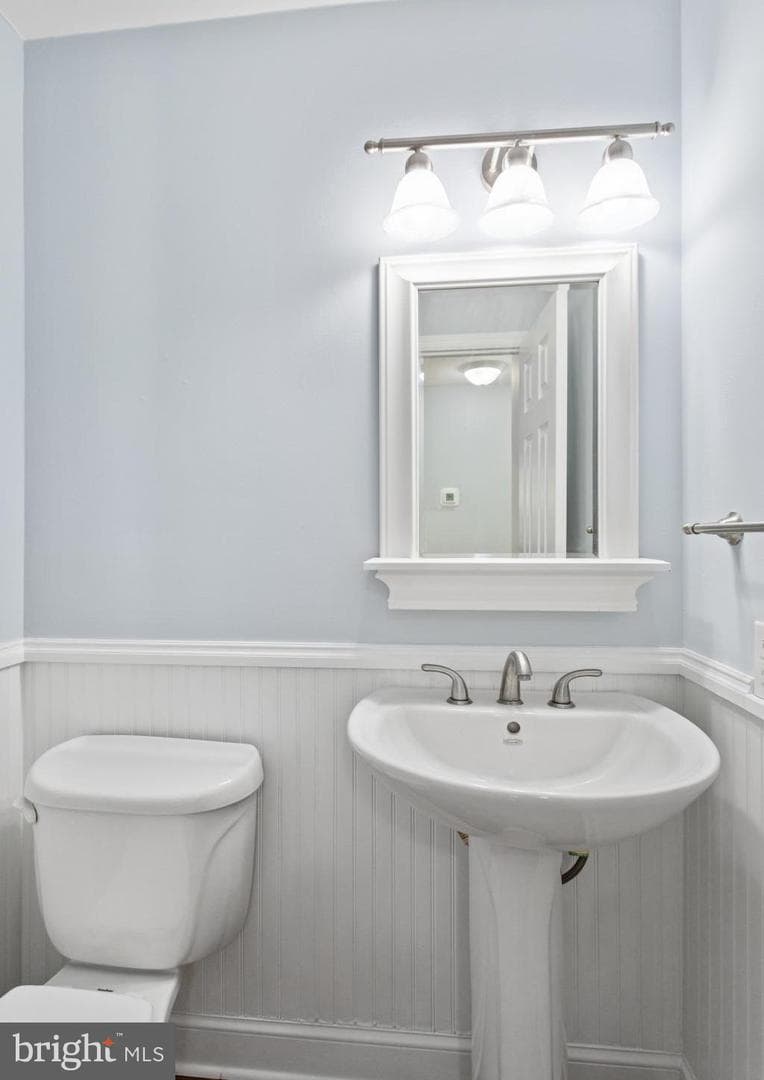 201 Georgetowne Court photo 10