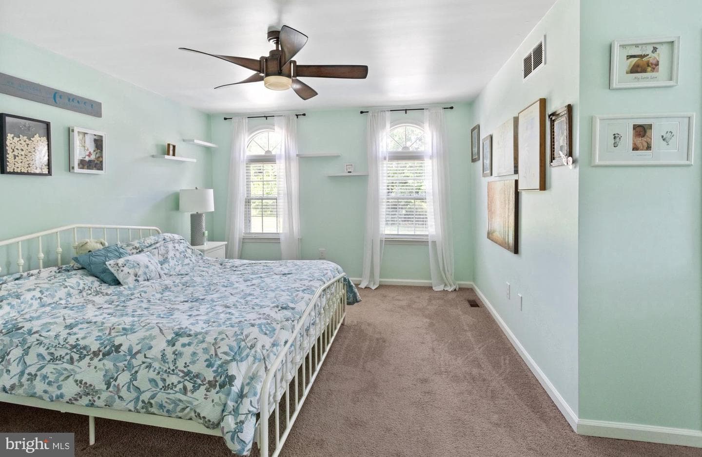201 Georgetowne Court photo 12