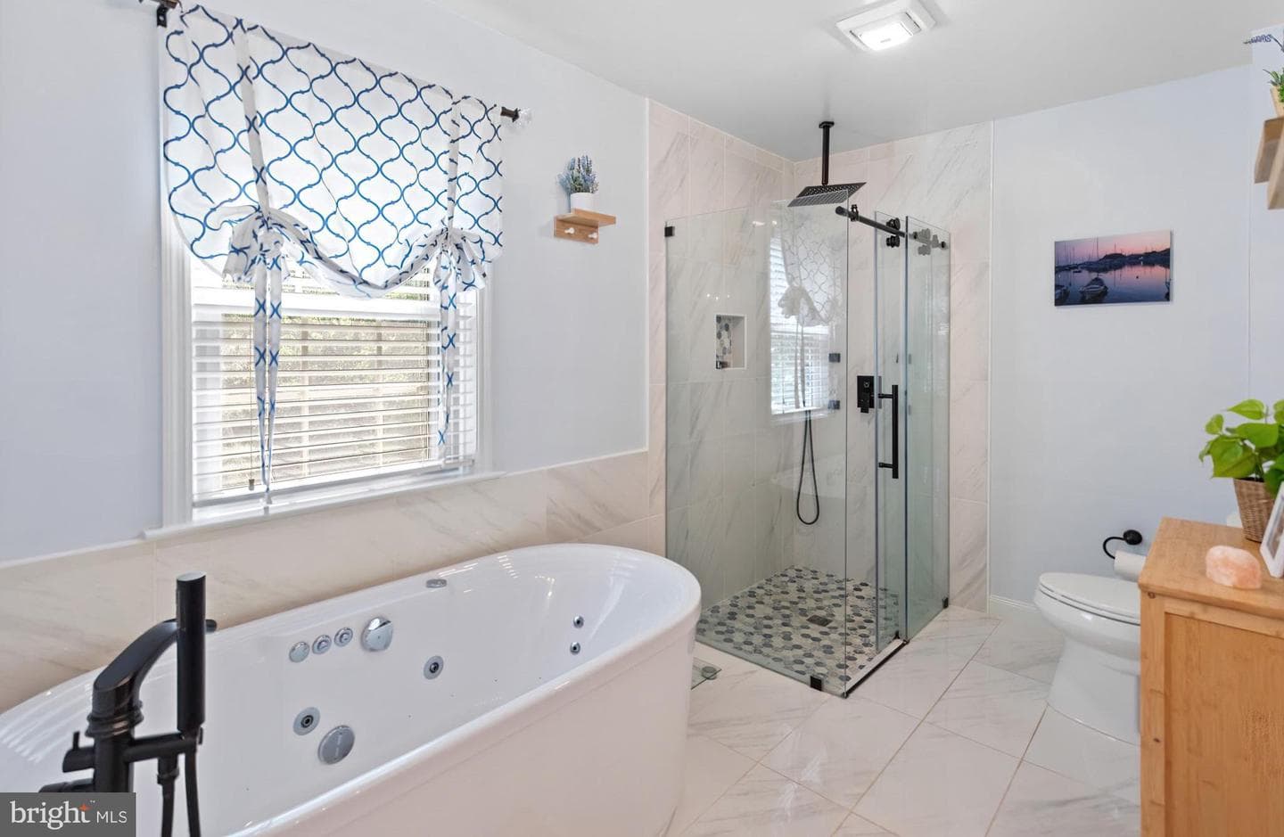 201 Georgetowne Court photo 13