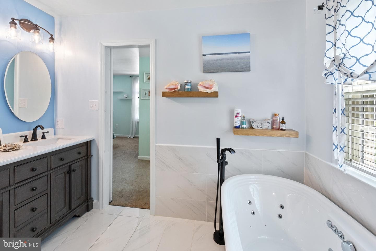 201 Georgetowne Court photo 14