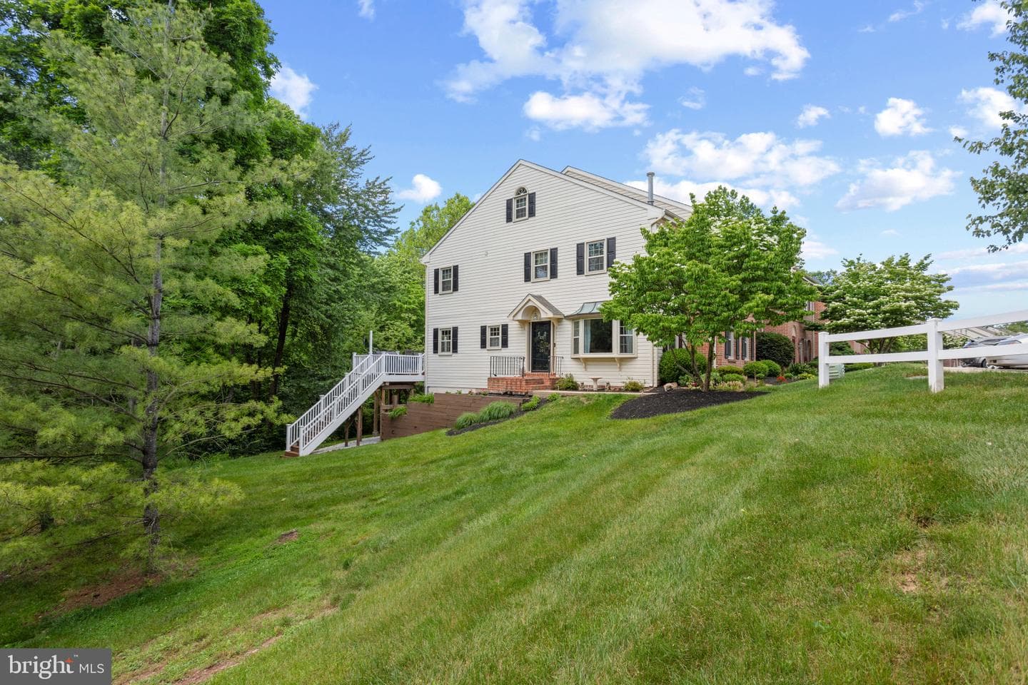 201 Georgetowne Court photo 2