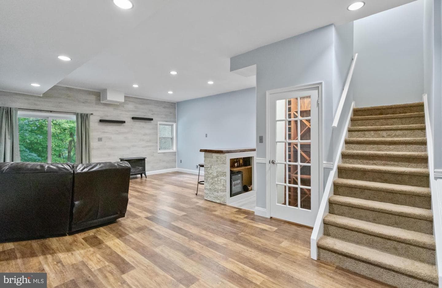 201 Georgetowne Court photo 25