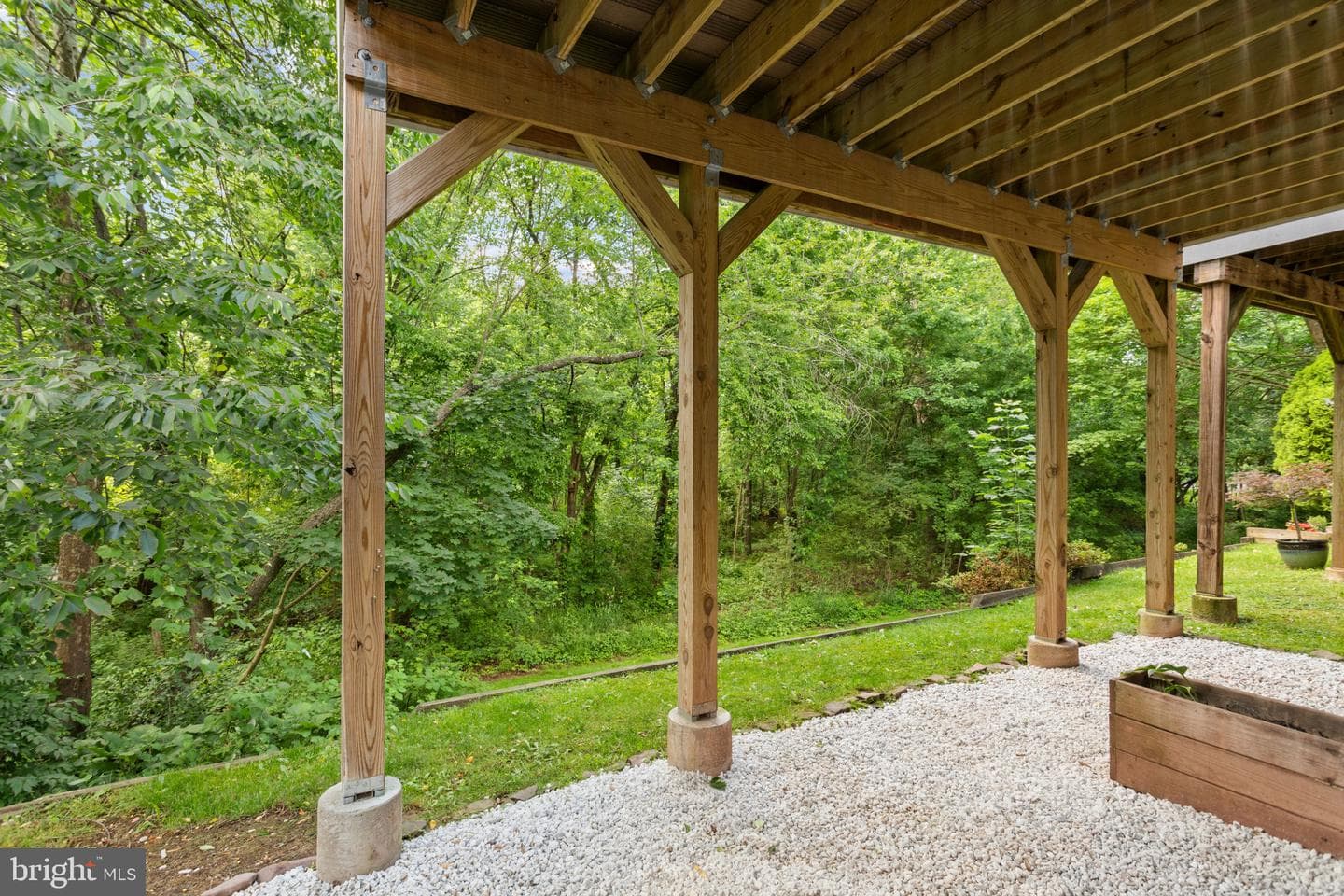 201 Georgetowne Court photo 26