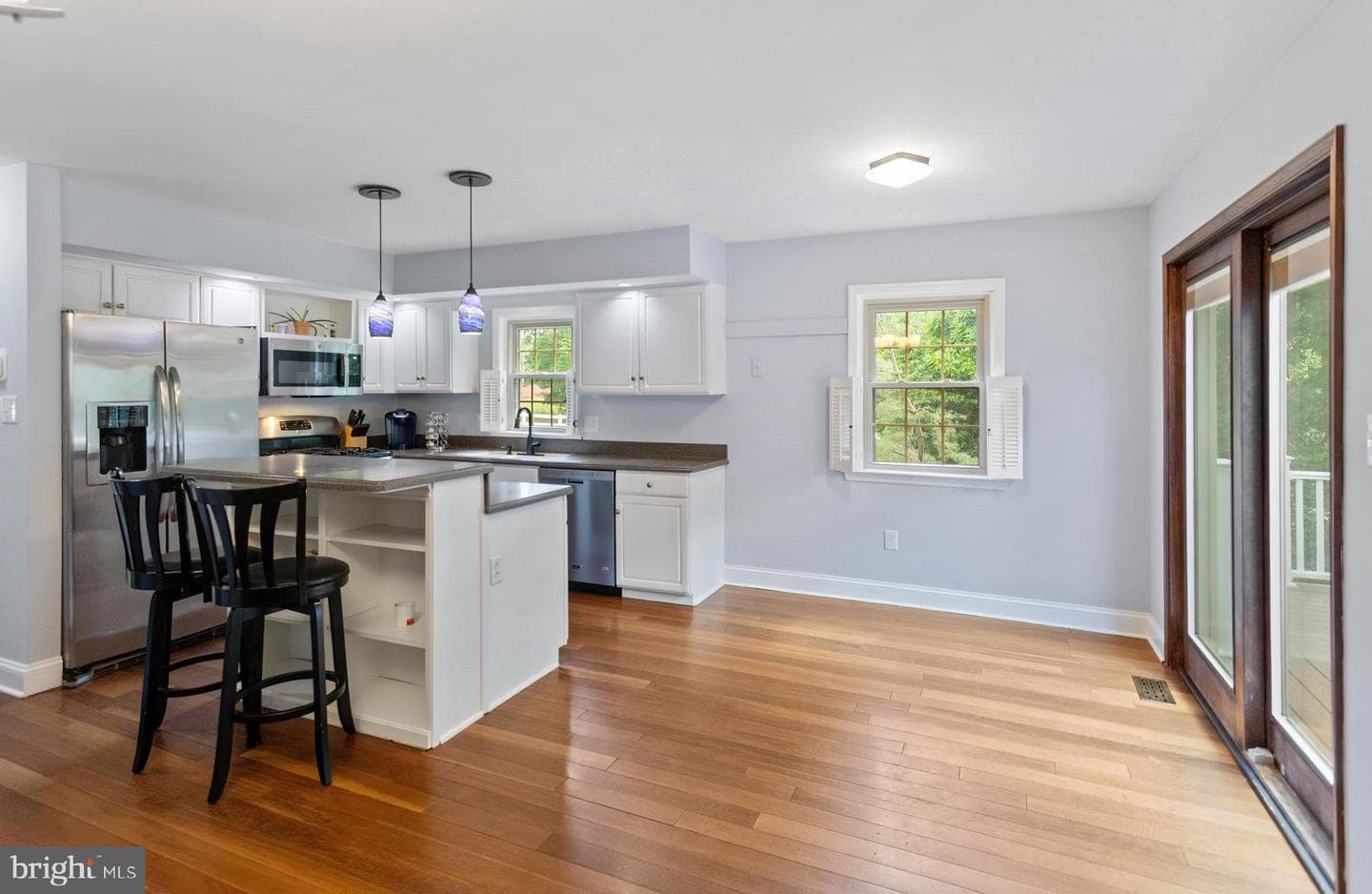 201 Georgetowne Court photo 6