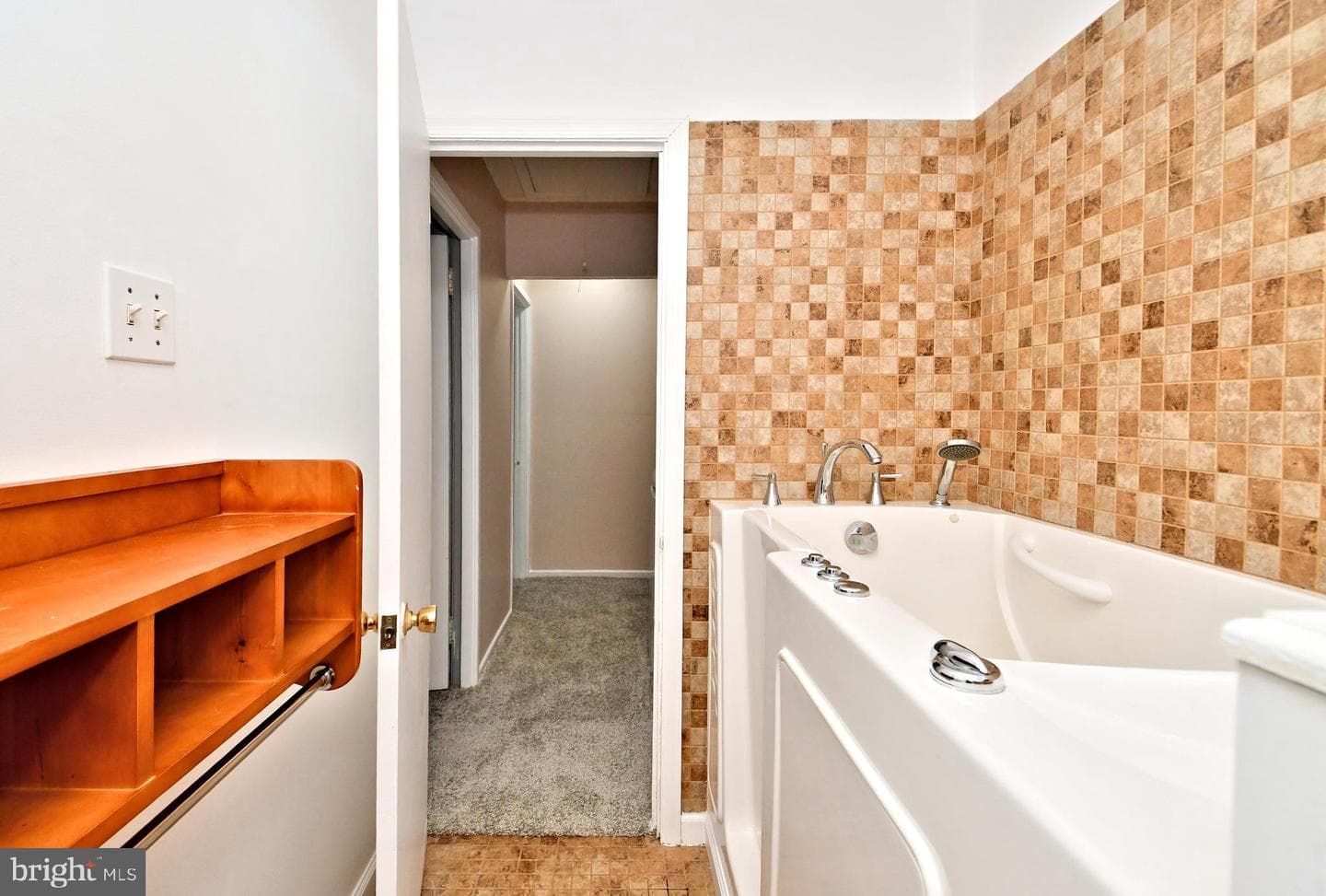 211 Oak Tree Road photo 42