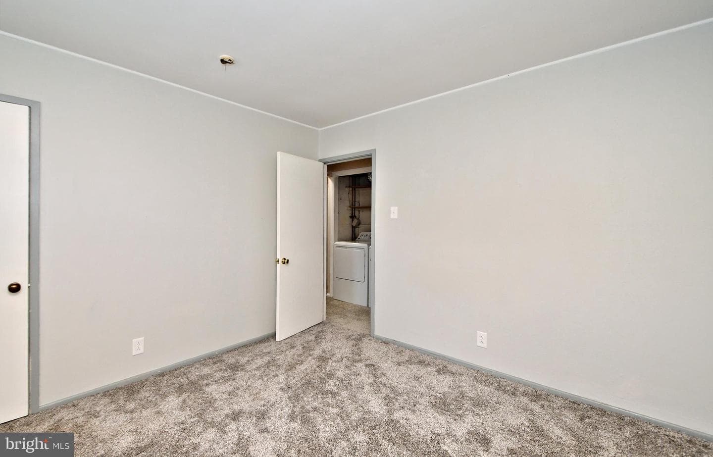 211 Oak Tree Road photo 48
