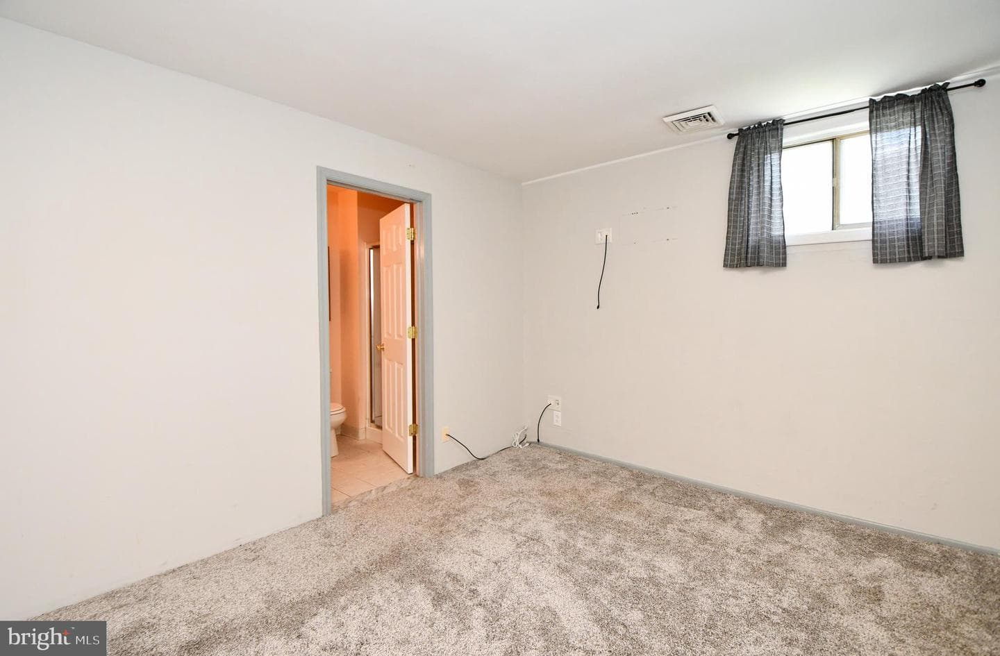 211 Oak Tree Road photo 50