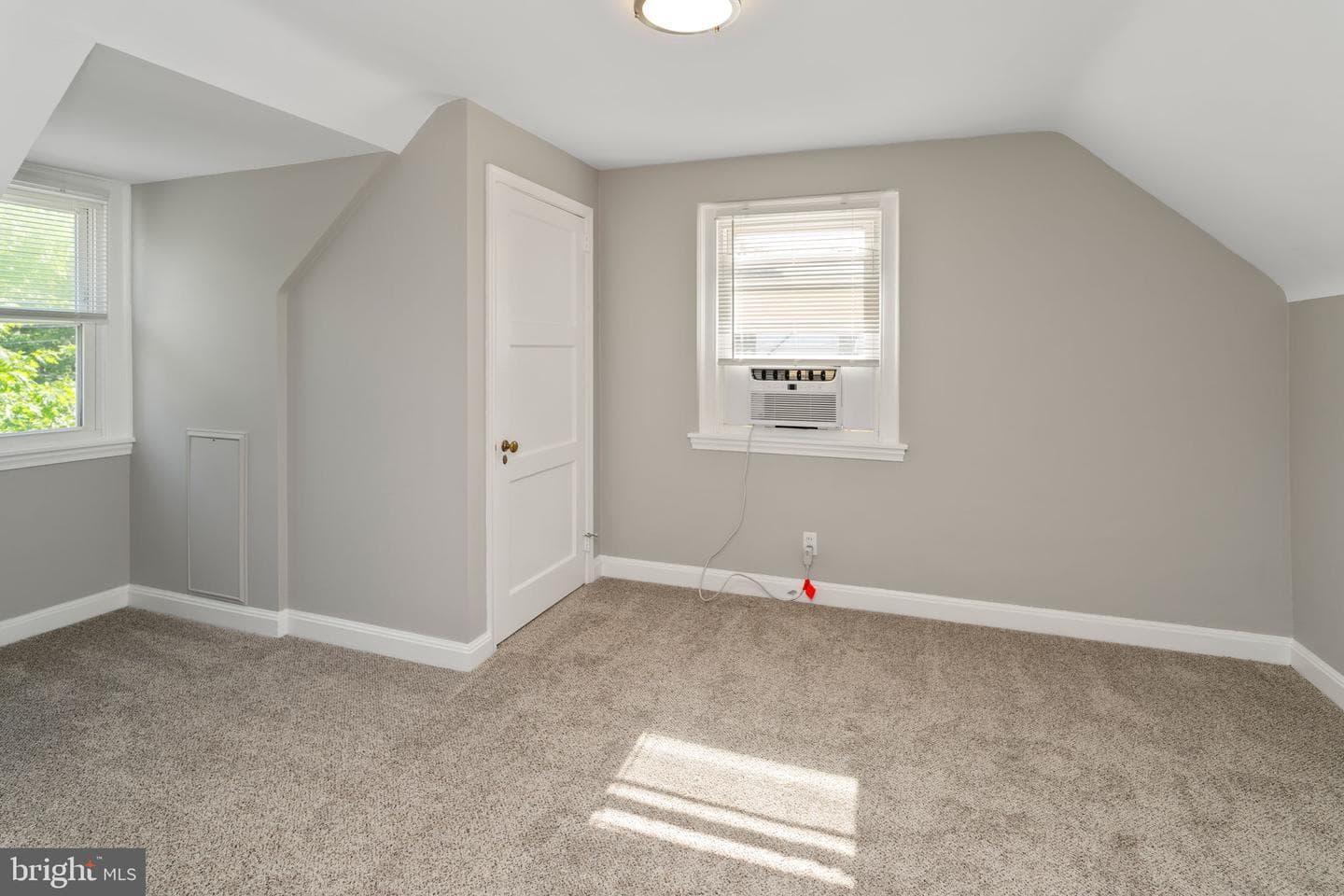1816 Woodland Road photo 12