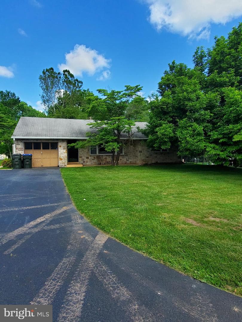 527 Gilbertsville Road photo 4