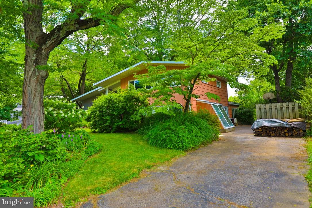 910 Bent Lane photo 3