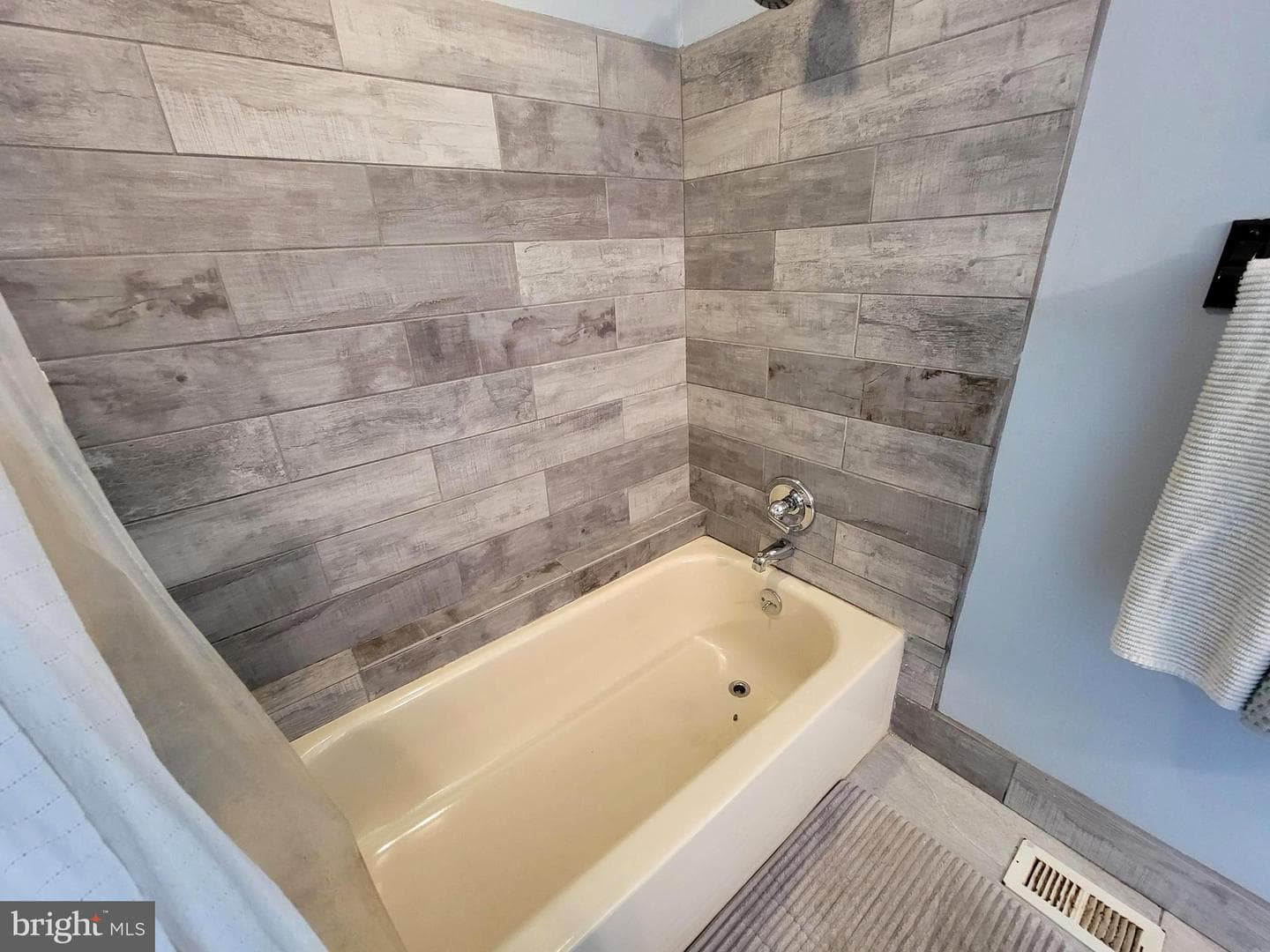 602 Greentree photo 32