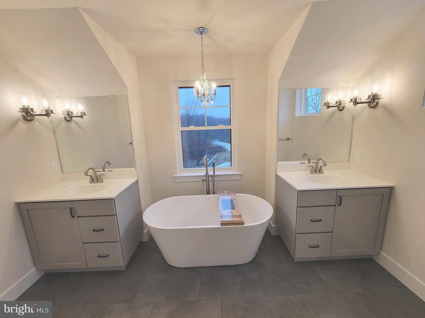954 Layfield photo 20
