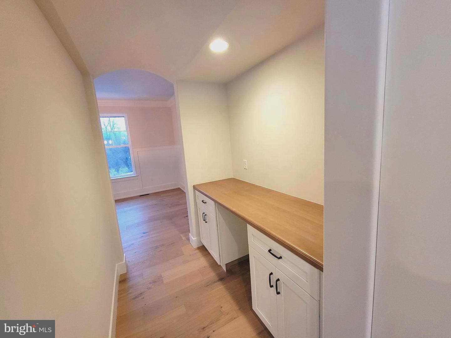 954 Layfield photo 4
