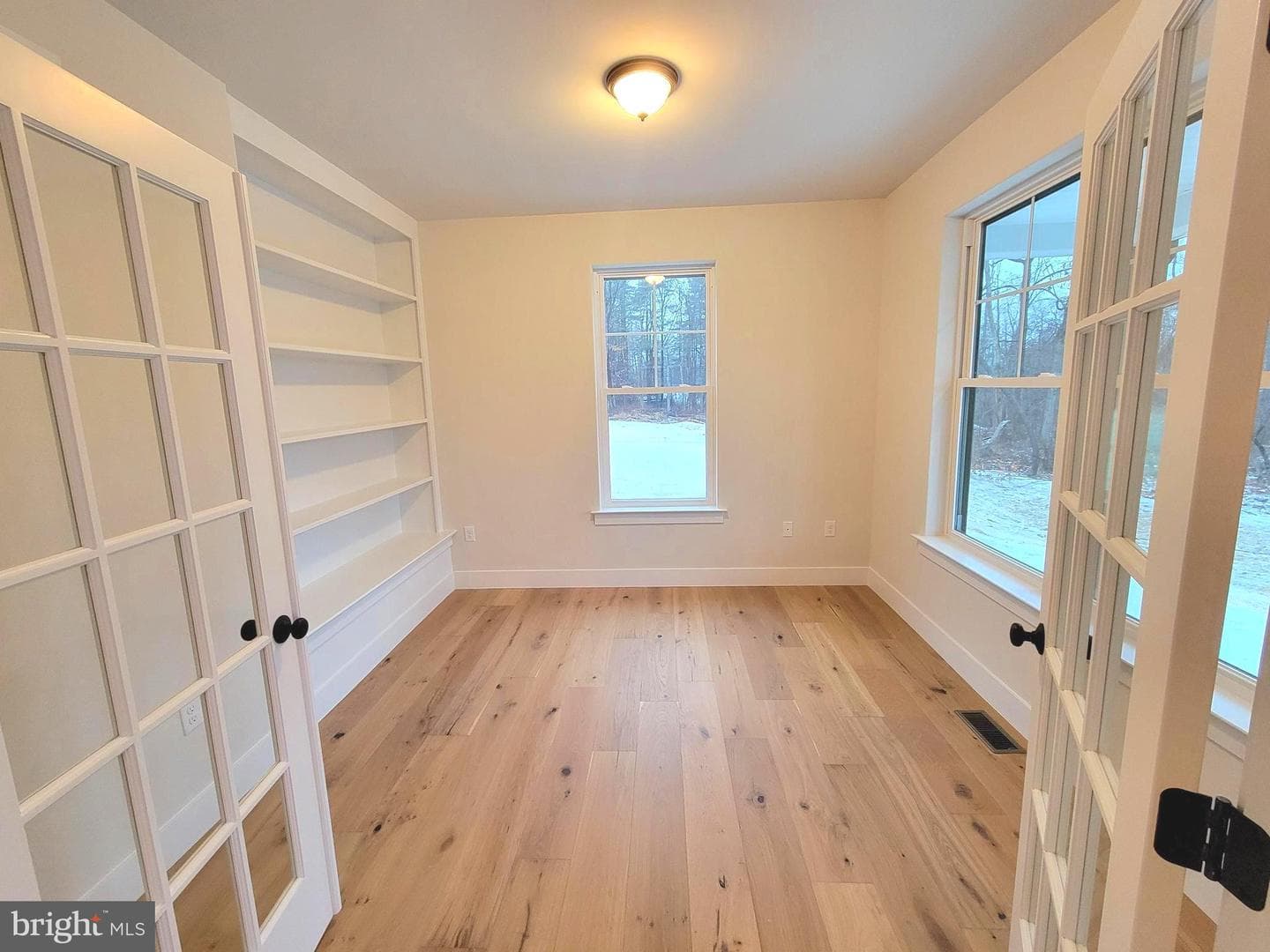 954 Layfield photo 8