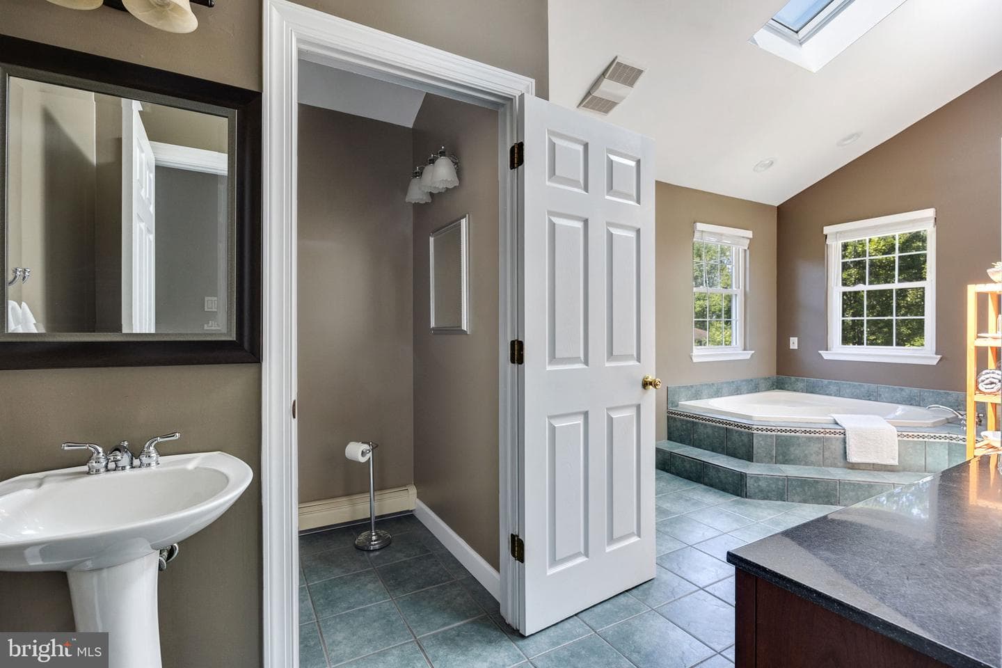 200 Virginia Road photo 36