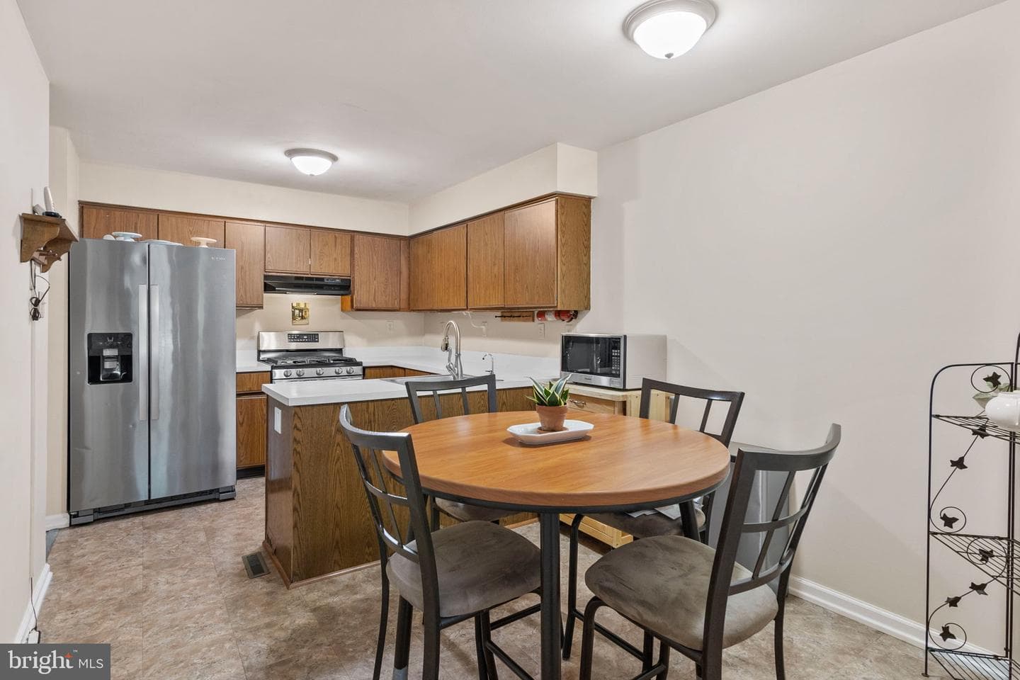 137 Jonathan Drive photo 8