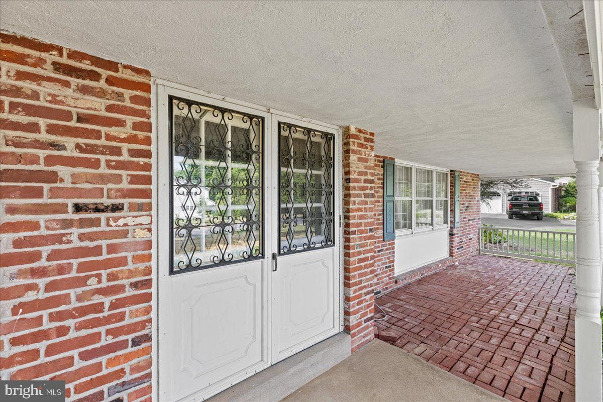 1720 Penns Lane photo 5