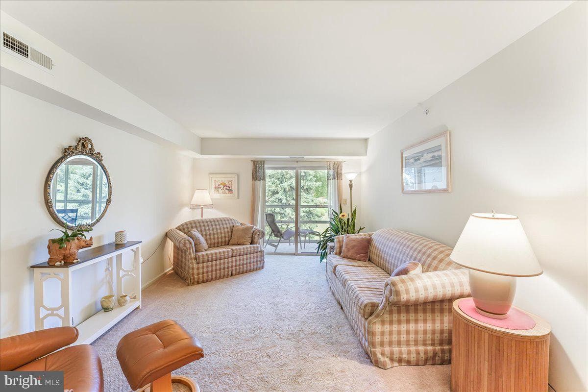 644 Brandon Road photo 4