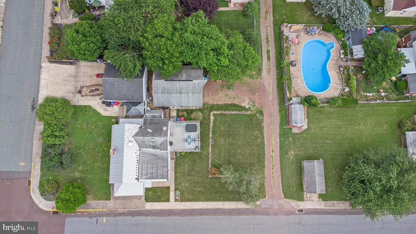224 W Walnut photo 23