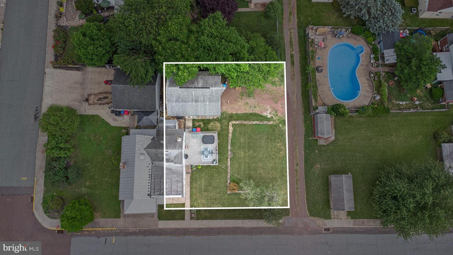 224 W Walnut photo 27