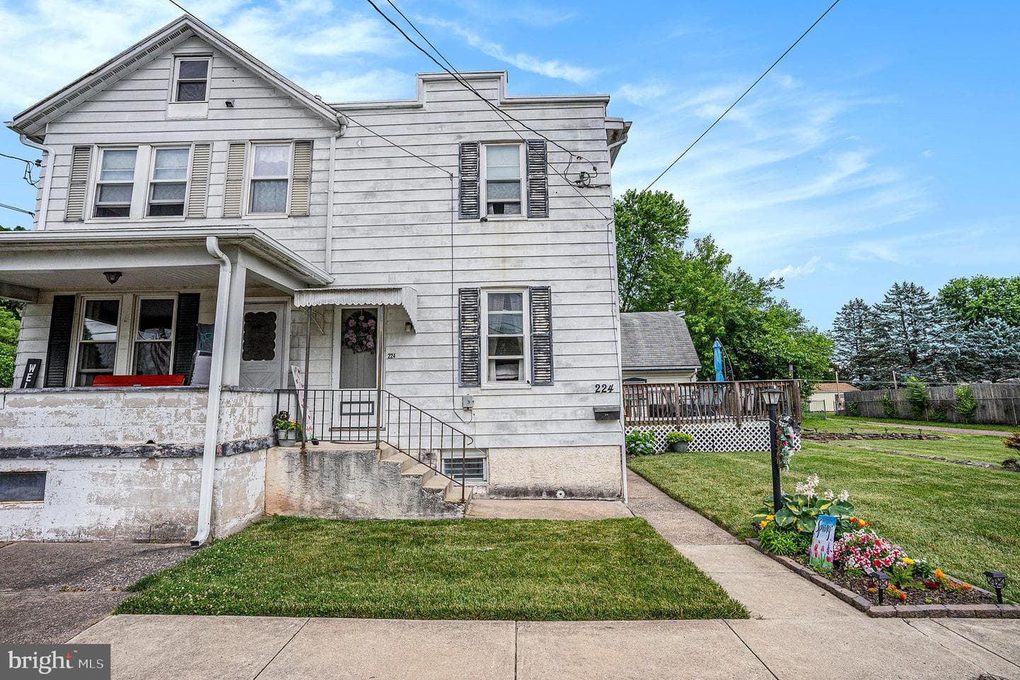 224 W Walnut photo 5