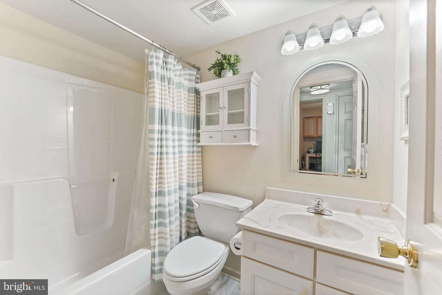 652 Brandon Road photo 17