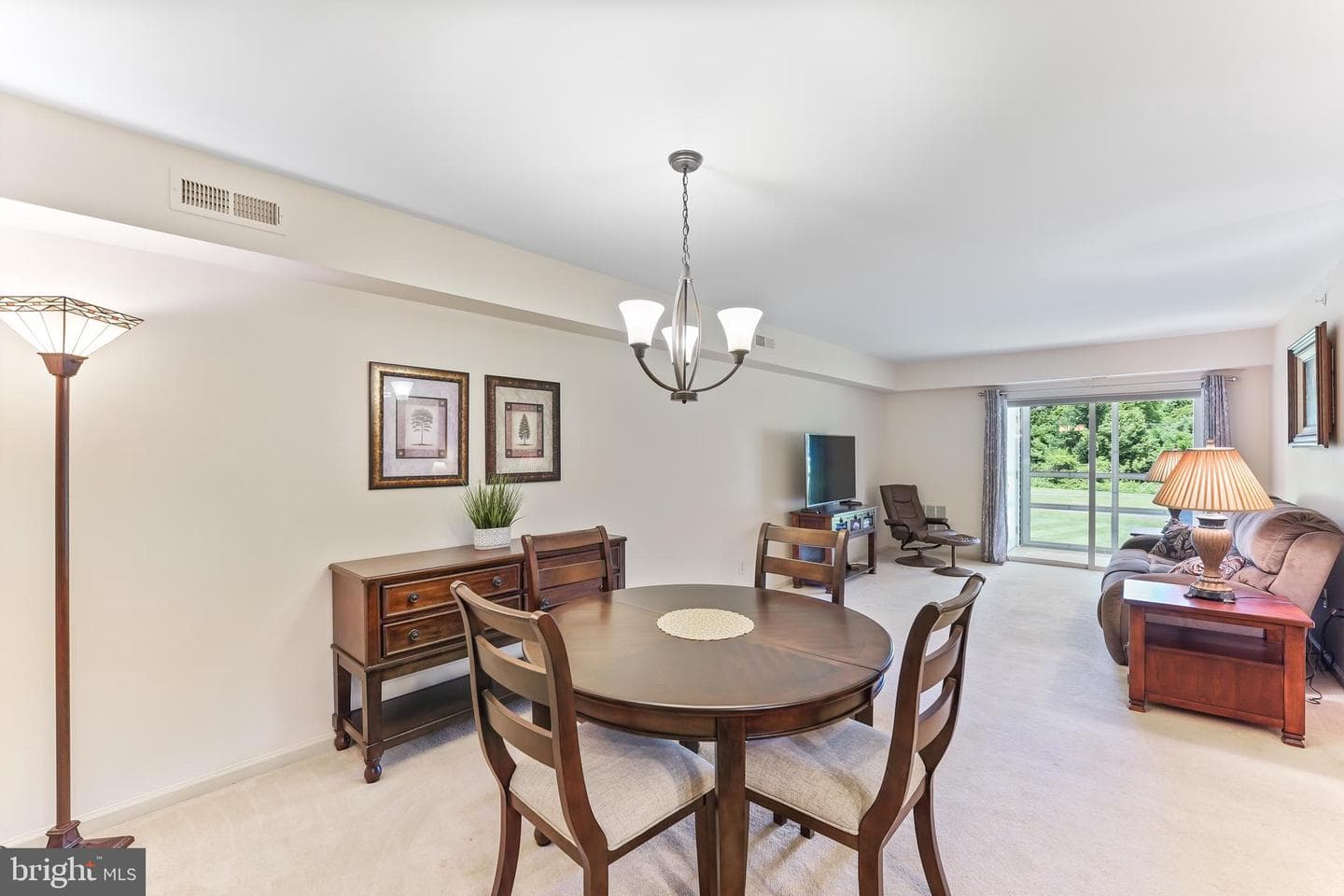652 Brandon Road photo 2