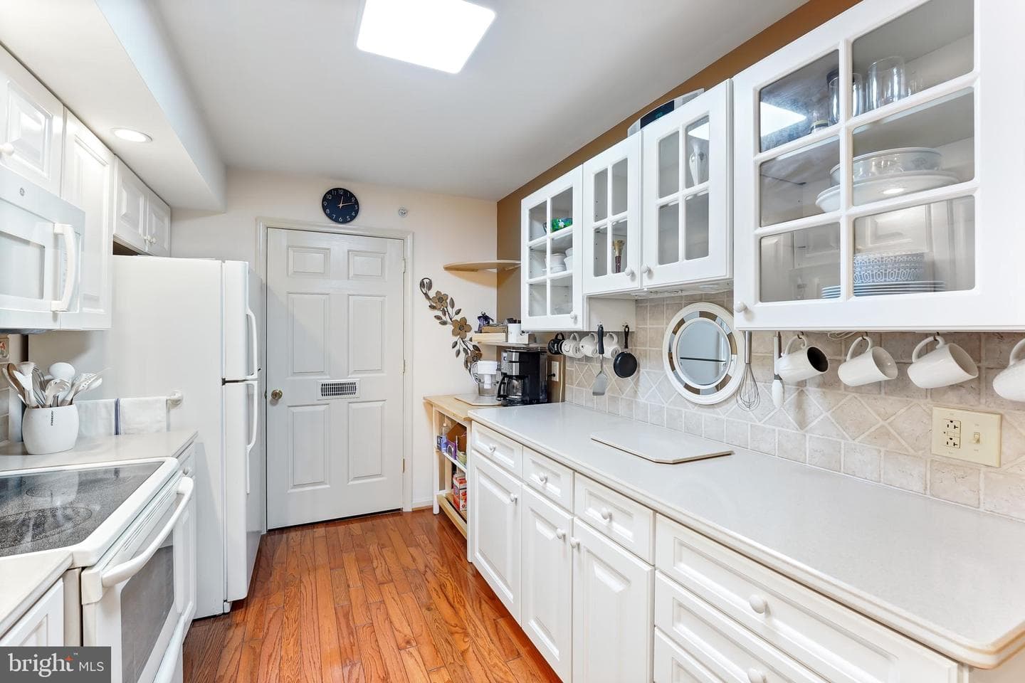 652 Brandon Road photo 8